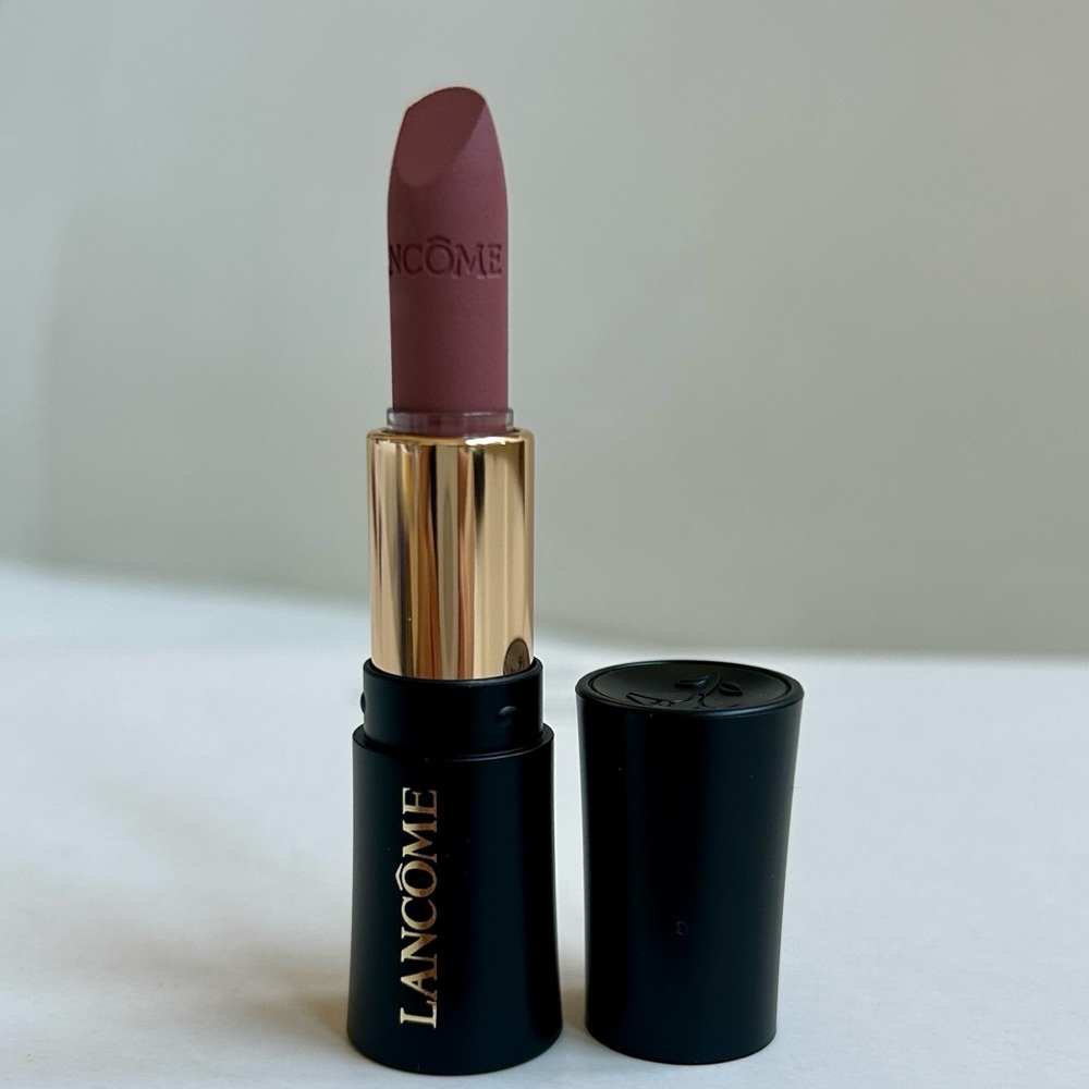 LancΓ΄me L'Absolu Rouge Intimatte Soft Matte
Lipstick in 274 French Tea